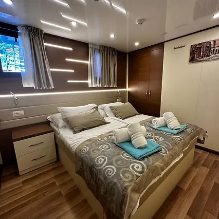 Deluxe Round Cruise From To Dubrovnik * Split