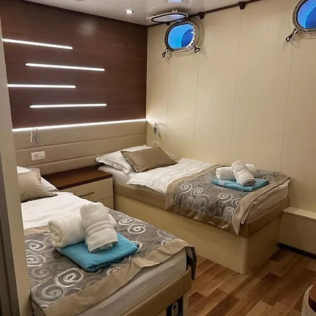 Bateau-hôtel Deluxe Round Cruise From To Dubrovnik Split